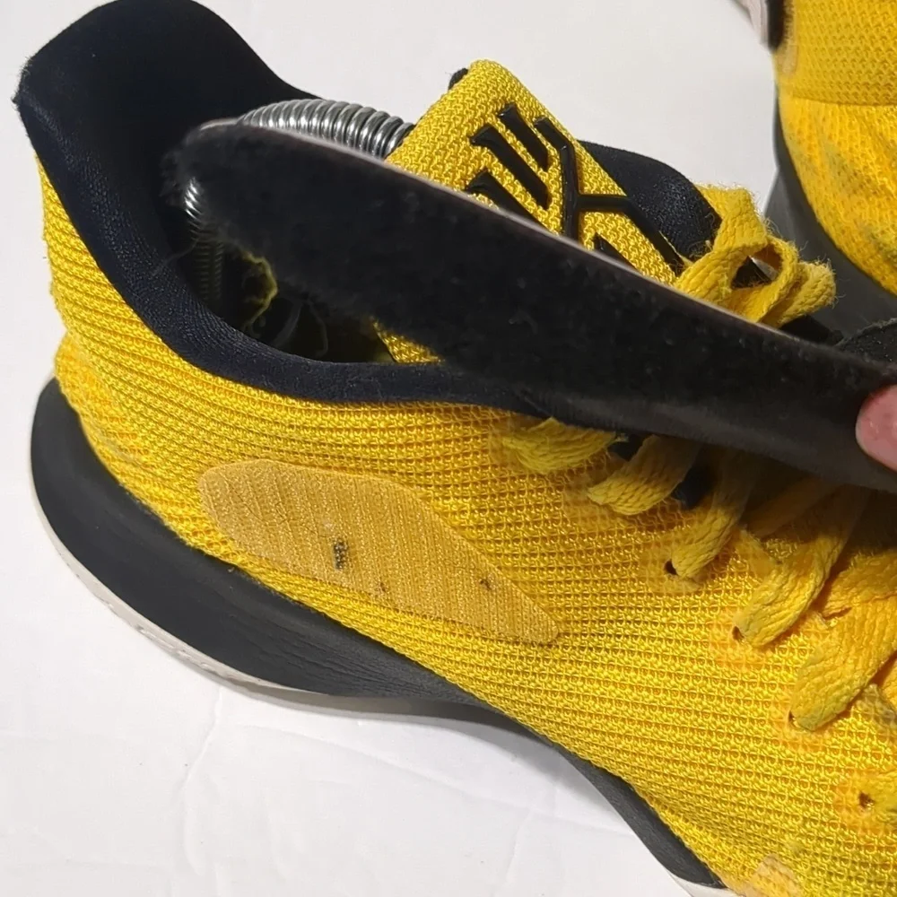 Nike Kyrie Low 'Amarillo' Shoes Men size 8